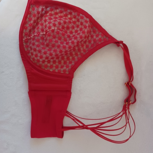 Victoria’s Secret Deep Plunge Bra - Picture 6 of 7